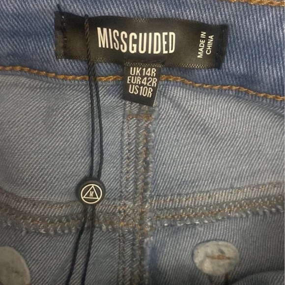 NWT Missguided High Waisted Comfort Stretch Mom Jeans - Size 10 - Picture 6 of 8